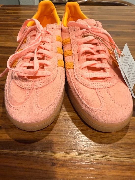 adidas Shoes - adidas Handball Spezial
Glow Pink Flash Orange (Women's)